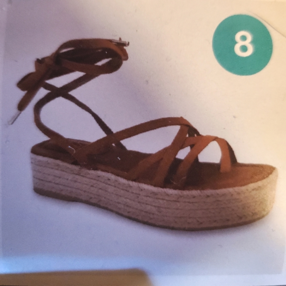 Universal Tread Tan lace up Flats - Picture 3 of 3